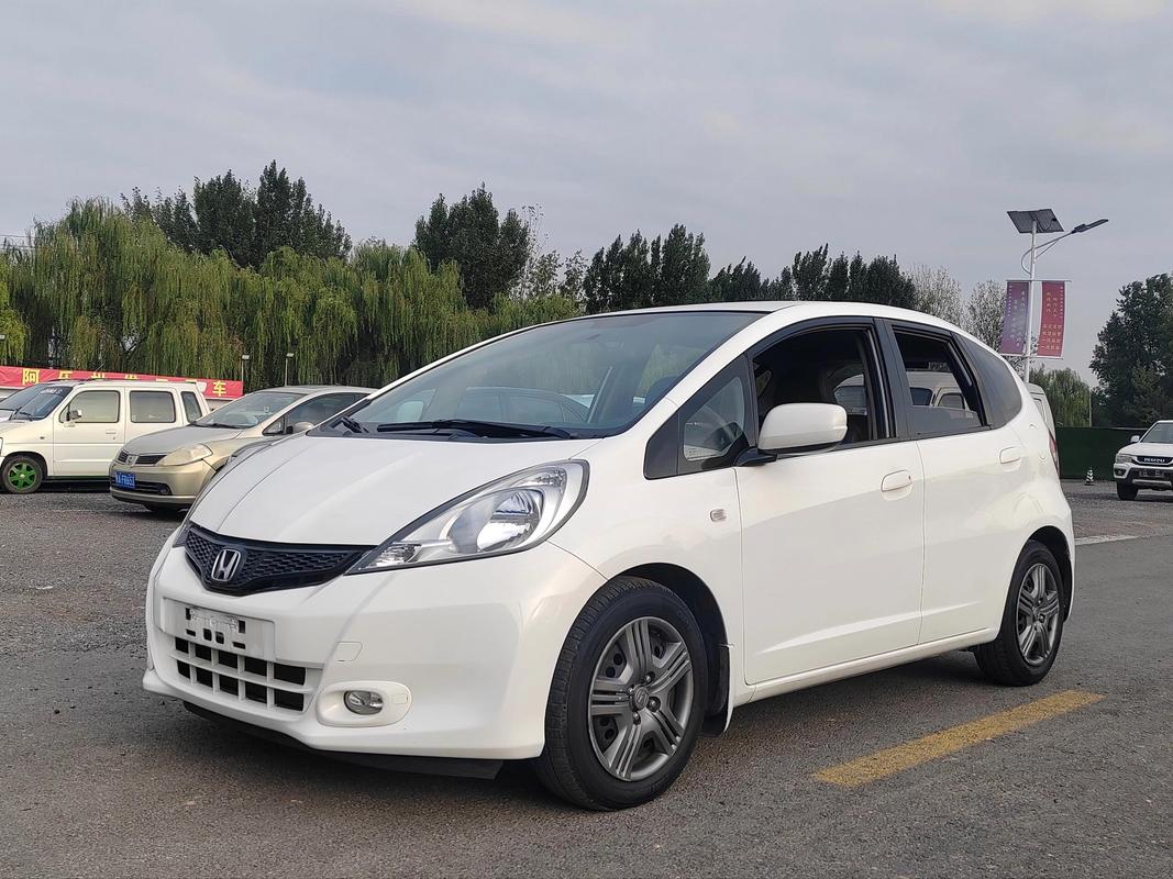 本田飞度三厢图片／本田飞度三厢图片大全