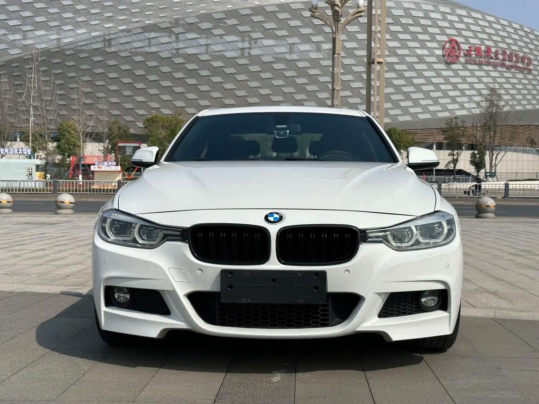 宝马320i多少钱／19年宝马320i多少钱