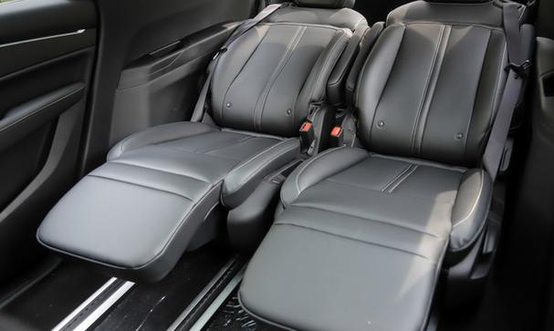 五菱凯捷内饰图片／五菱凯捷内部尺寸图