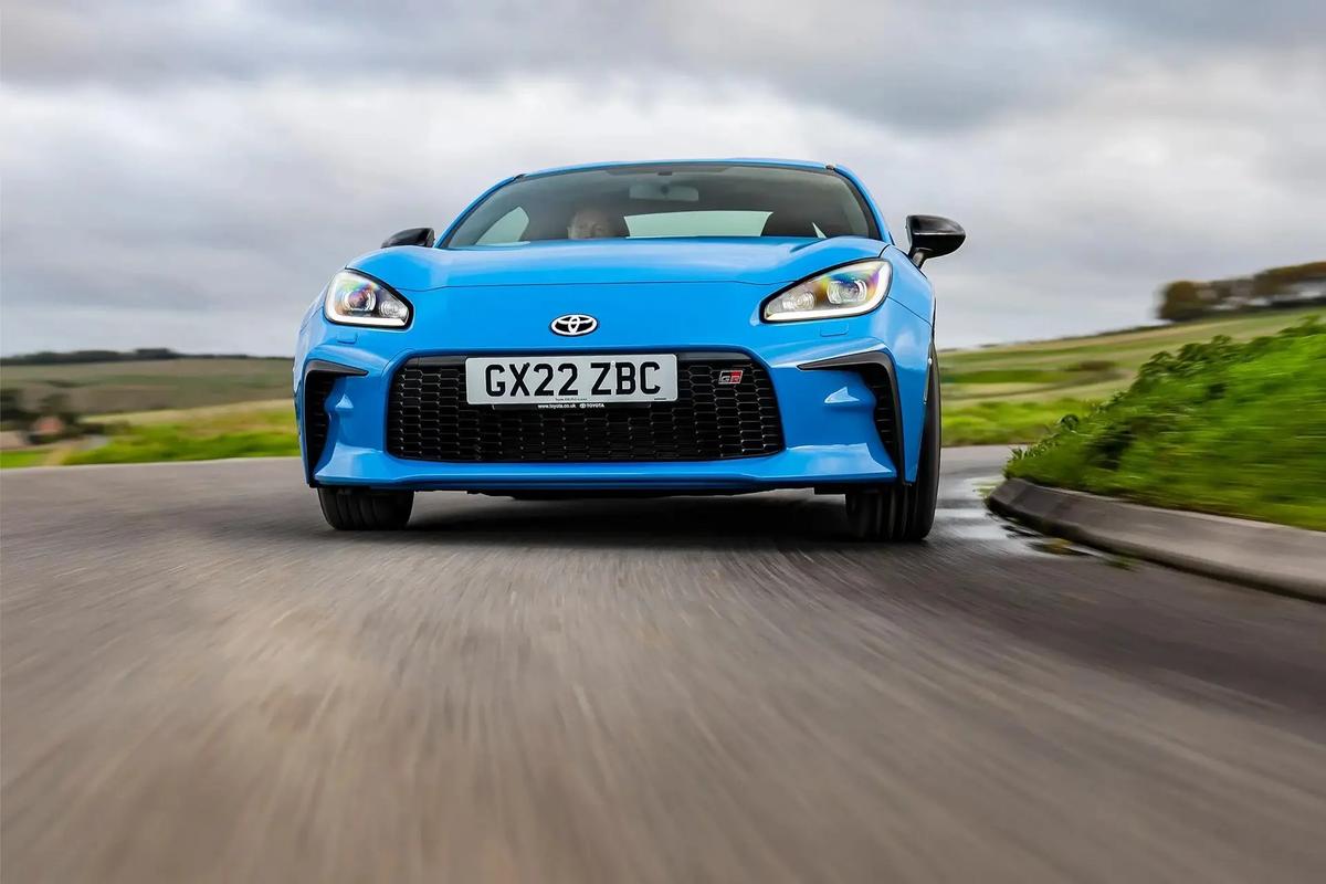 丰田跑车(丰田跑车价格及图片)